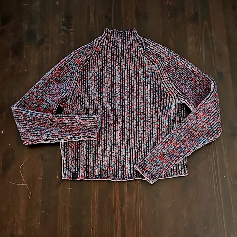 Lululemon Sweater size 6